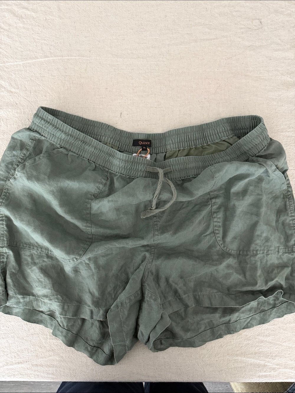 Quince Women's Sage Green Drawstring Linen-Blend Shorts